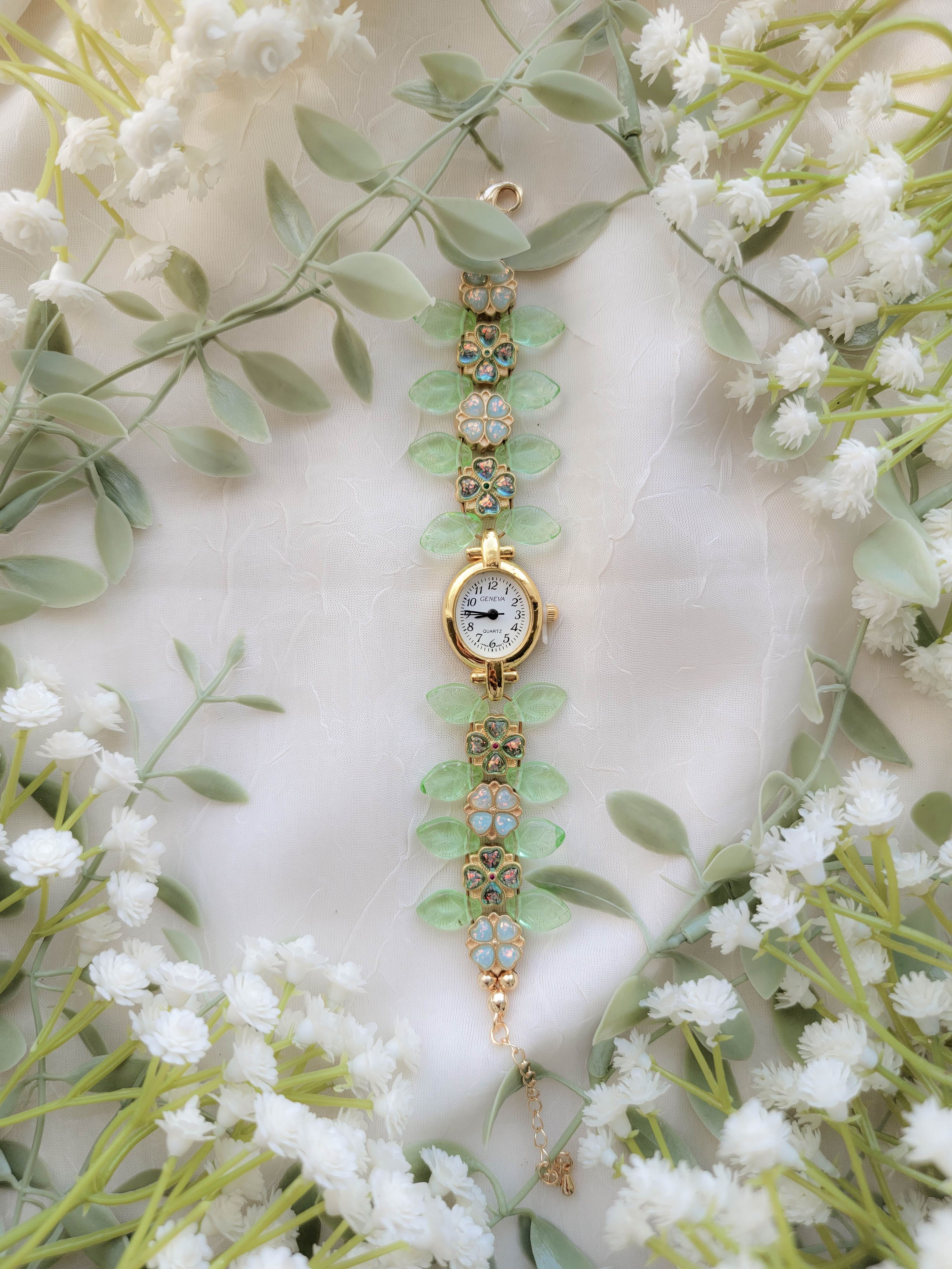 Wintery Florals Timepiece (6.5"+2")