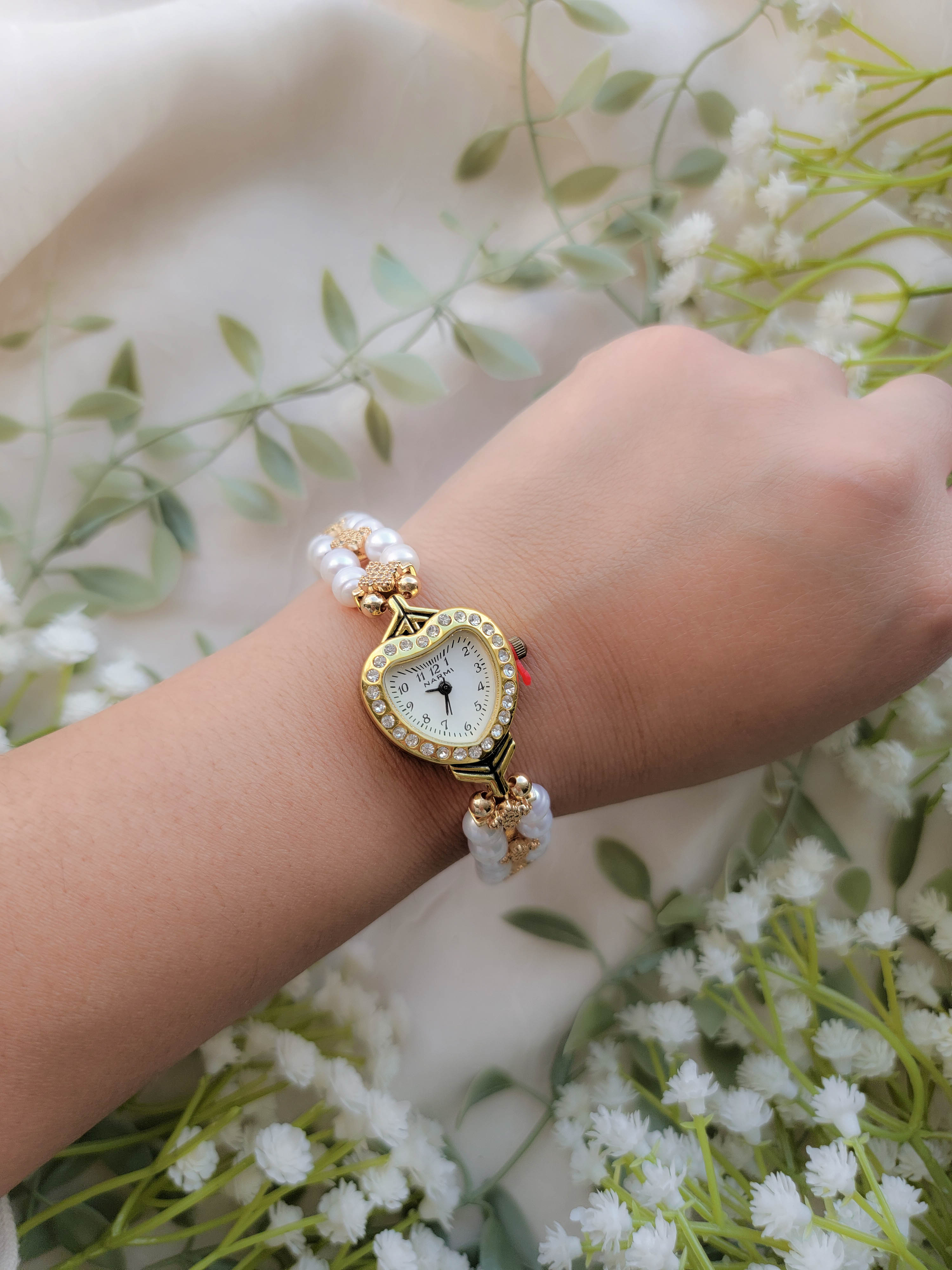 Heart & Pearls Timepiece (7.5"+2")