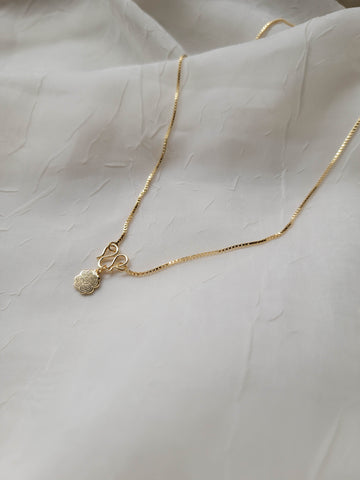 Remember Your Roots - Dainty W necklace