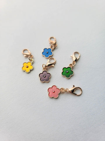 Dainty Daisy Charm