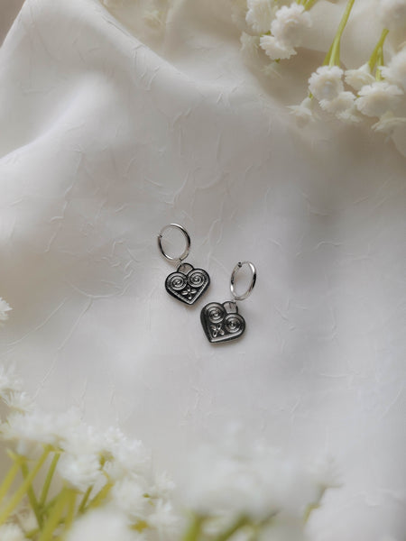 Silver Heart Huggies
