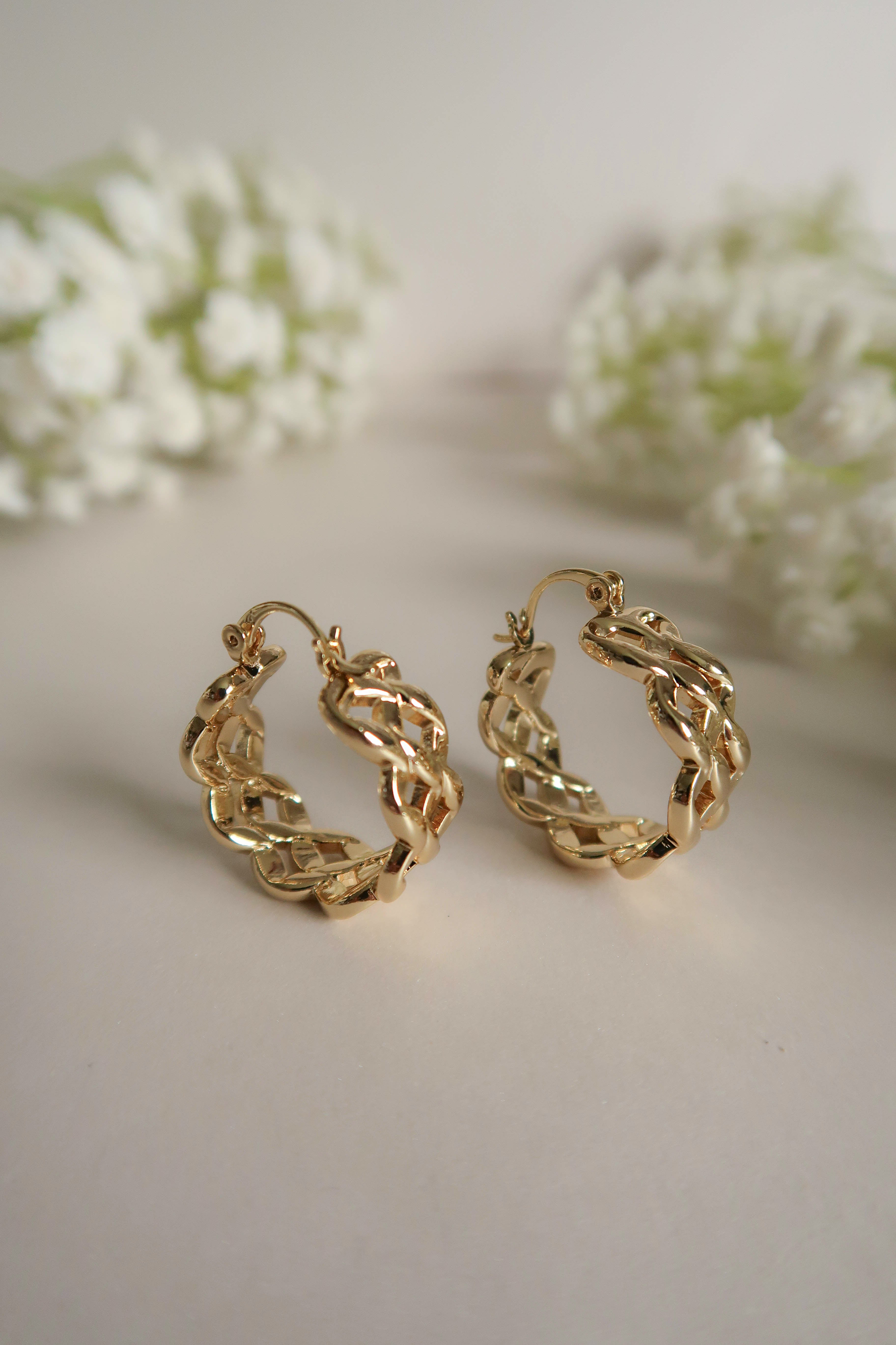 Refined Weave Hoops