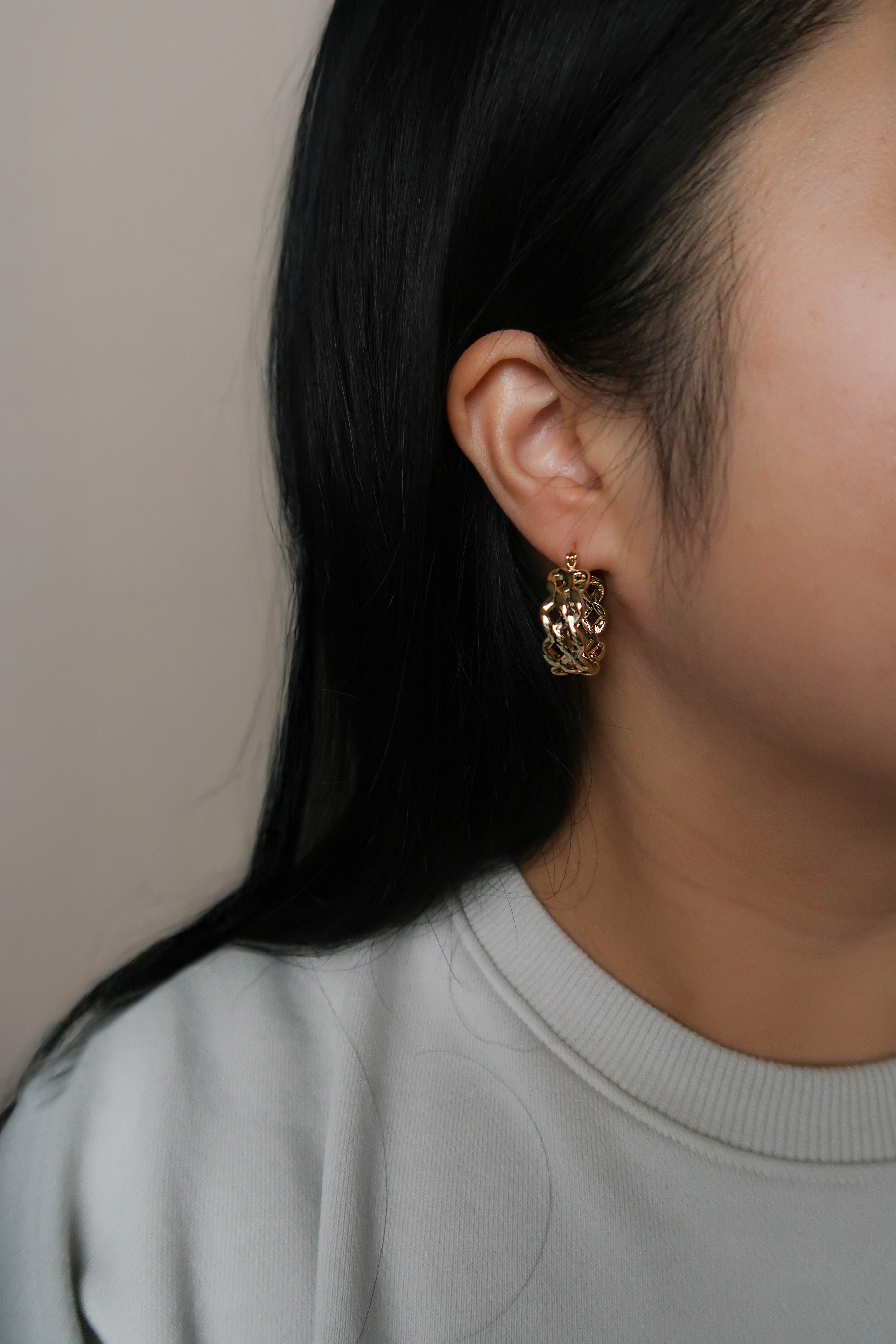 Refined Weave Hoops