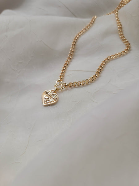 Gold Heart - W necklace